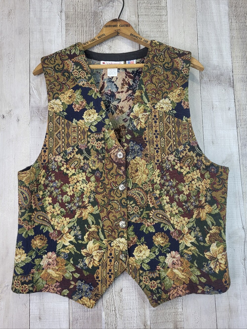 Appleseeds Floral Tapestry Button Front Vest in Multicolor. Size Large